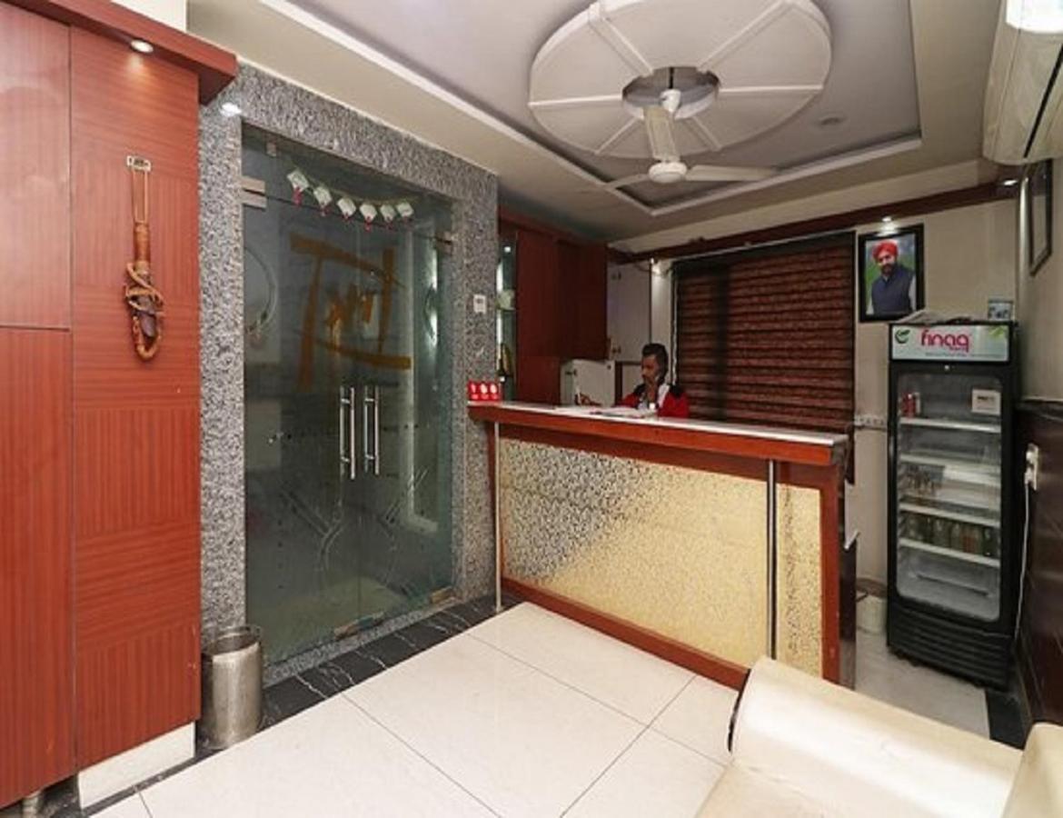 Hotel Kings, Rohtak Экстерьер фото