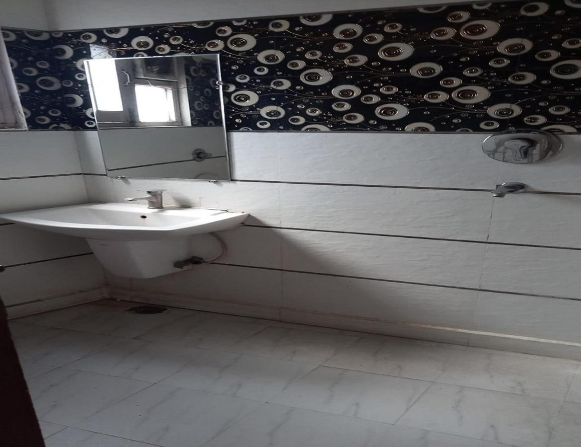 Hotel Kings, Rohtak Экстерьер фото